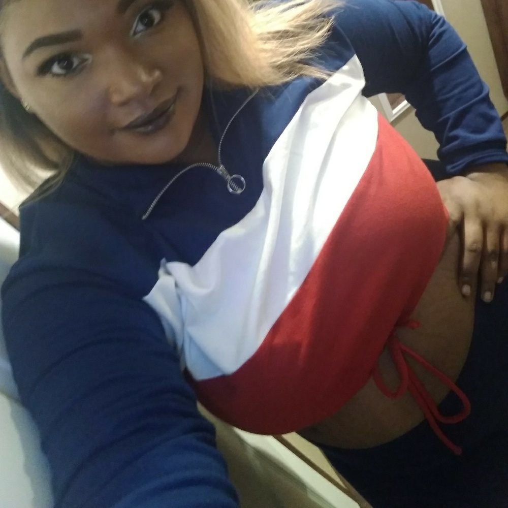 Tommy inspired cropped sweat suit